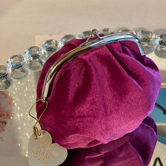 Lady Jayne NWT kissluck  fuscia Magenta Velvet Clasp Pouch - Picture 3 of 8